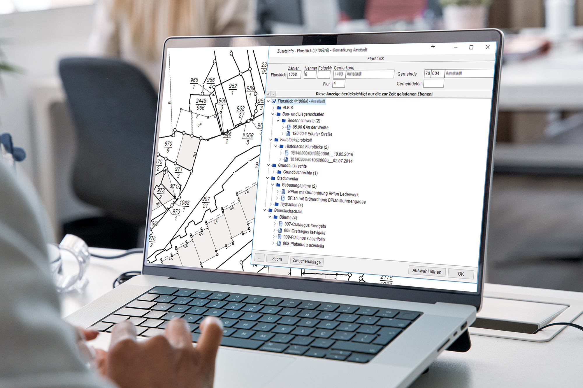 Desktop mit Ansicht von Zusatzinfo Flurstück