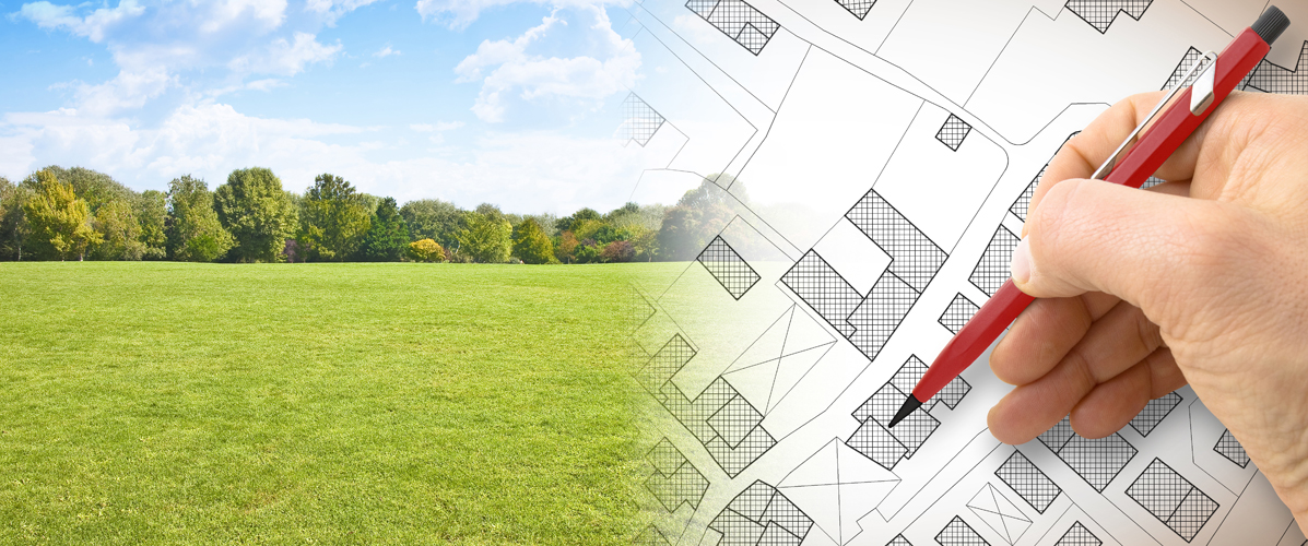 Landschaft mit Wiese und Bäumen mit zugehöriger Kartendarstellung